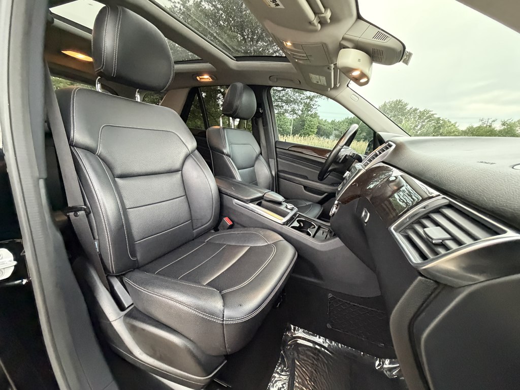 Photo 34 of this MERCEDES-BENZ M-CLASS
