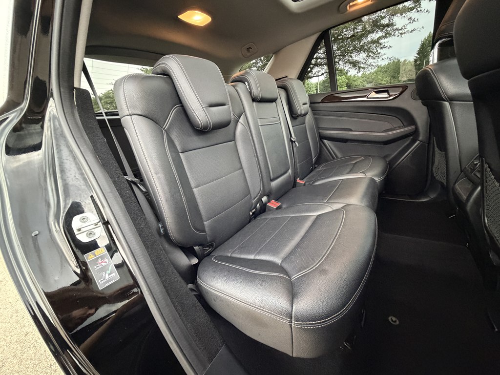 Photo 33 of this MERCEDES-BENZ M-CLASS