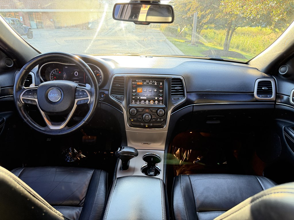 Photo 27 of this JEEP GRAND CHEROKEE