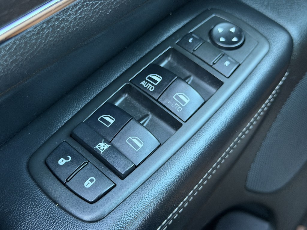 Photo 51 of this JEEP GRAND CHEROKEE