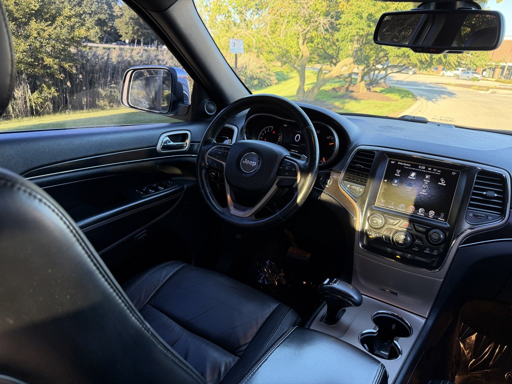 Photo 35 of this JEEP GRAND CHEROKEE