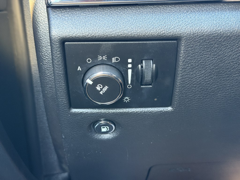 Photo 49 of this JEEP GRAND CHEROKEE