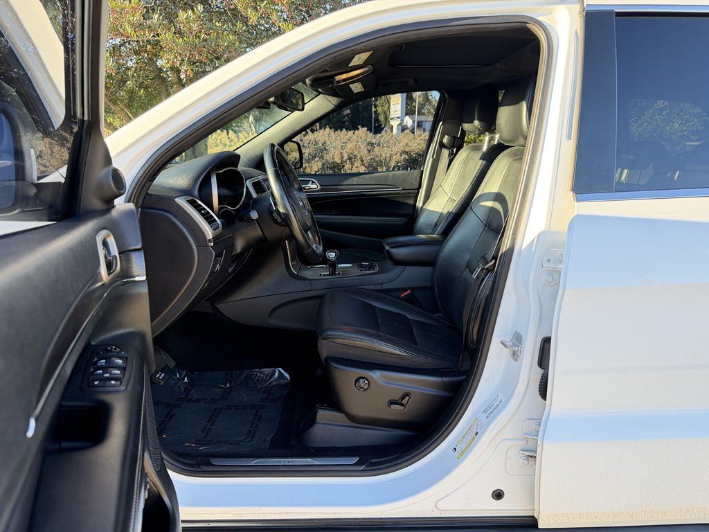 Photo 30 of this JEEP GRAND CHEROKEE