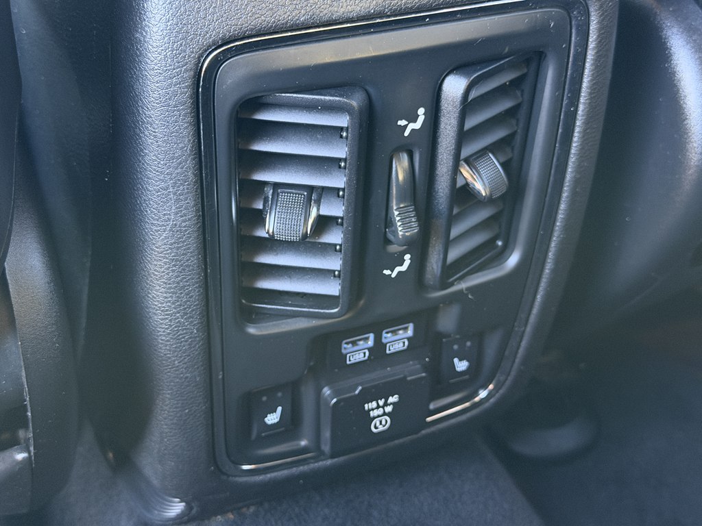 Photo 56 of this JEEP GRAND CHEROKEE