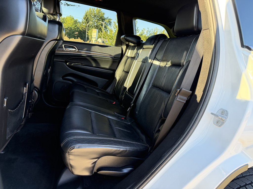 Photo 33 of this JEEP GRAND CHEROKEE