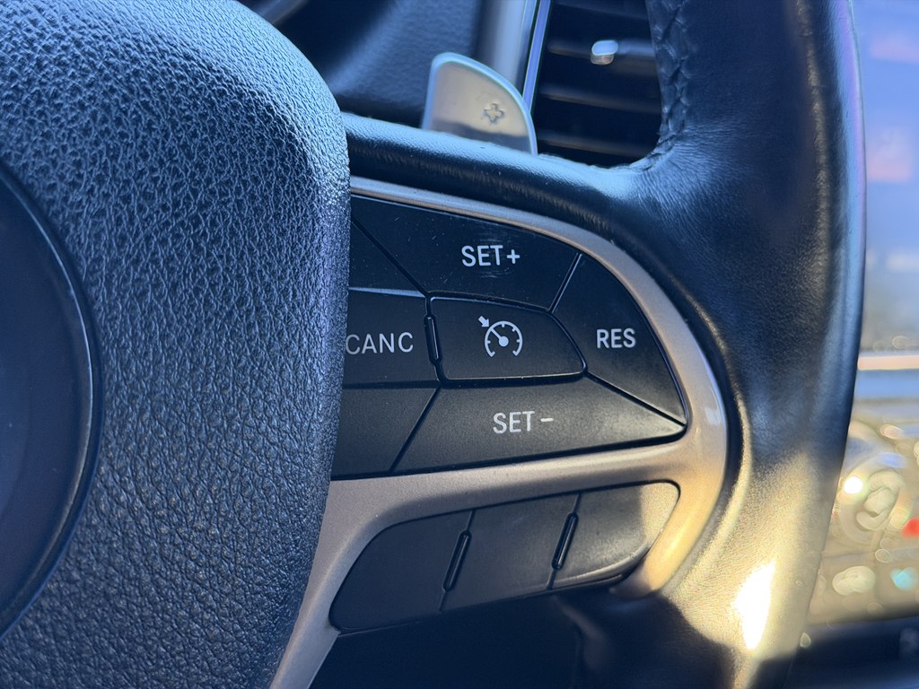 Photo 45 of this JEEP GRAND CHEROKEE