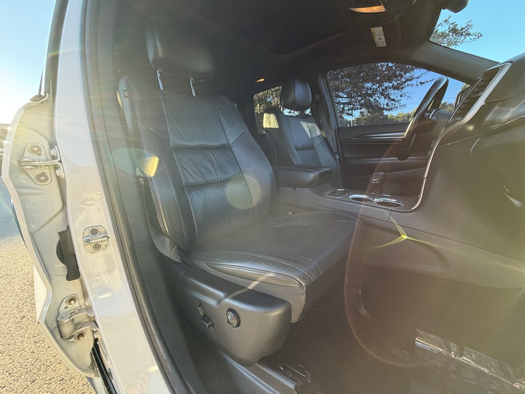 Photo 42 of this JEEP GRAND CHEROKEE