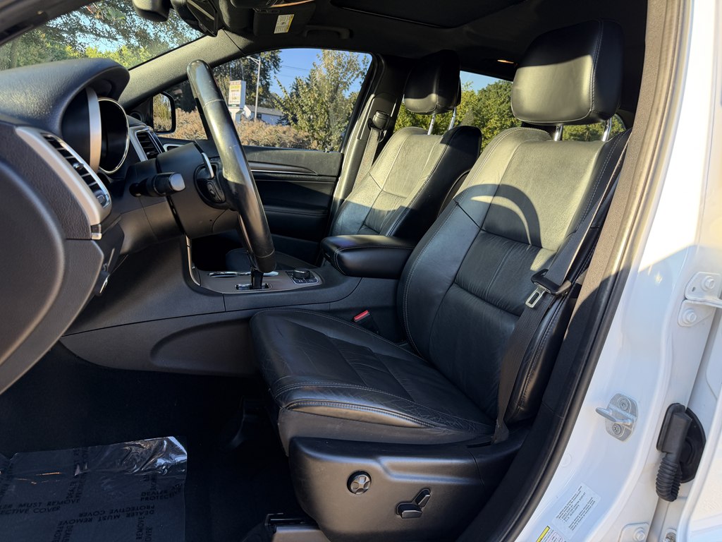 Photo 31 of this JEEP GRAND CHEROKEE