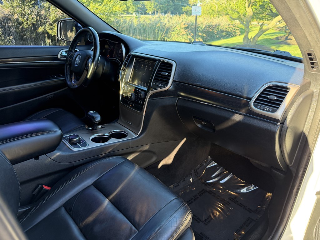Photo 40 of this JEEP GRAND CHEROKEE