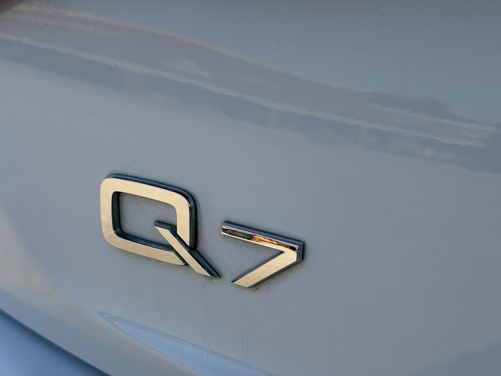 Photo 9 of this AUDI Q7
