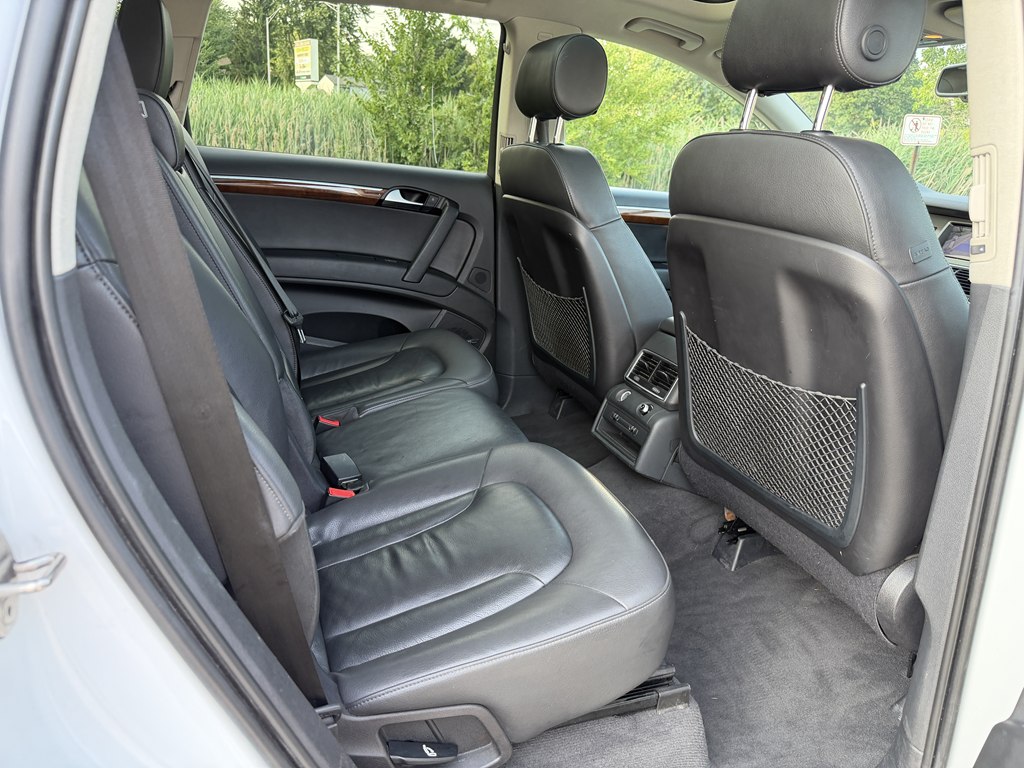 Photo 26 of this AUDI Q7
