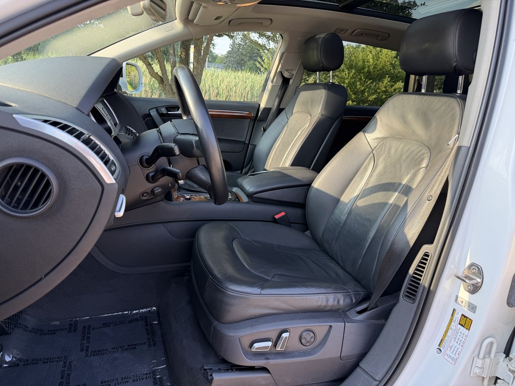 Photo 21 of this AUDI Q7