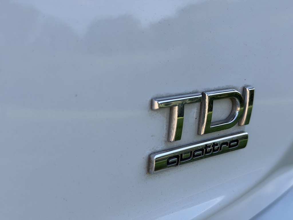 Photo 10 of this AUDI Q7