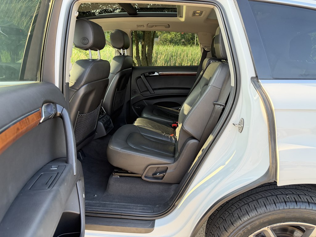 Photo 34 of this AUDI Q7