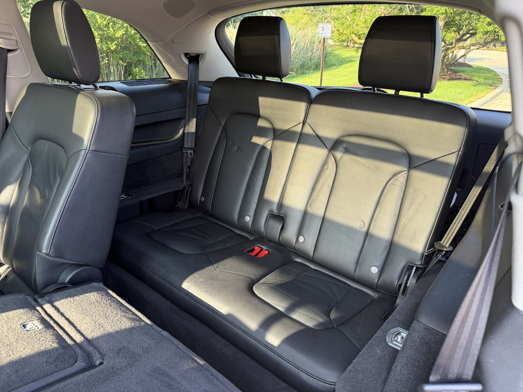 Photo 28 of this AUDI Q7