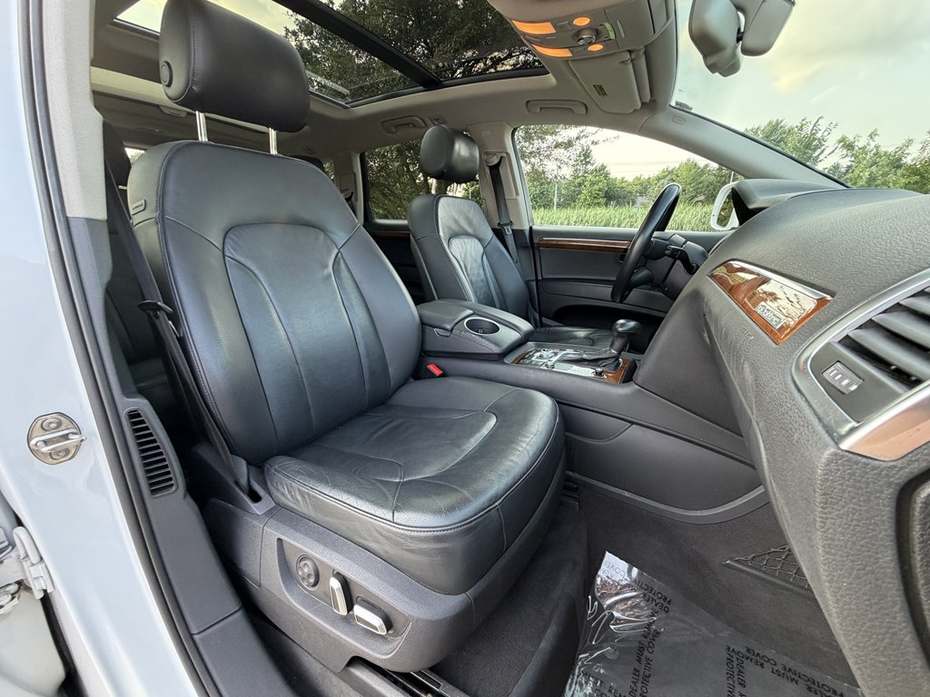 Photo 32 of this AUDI Q7