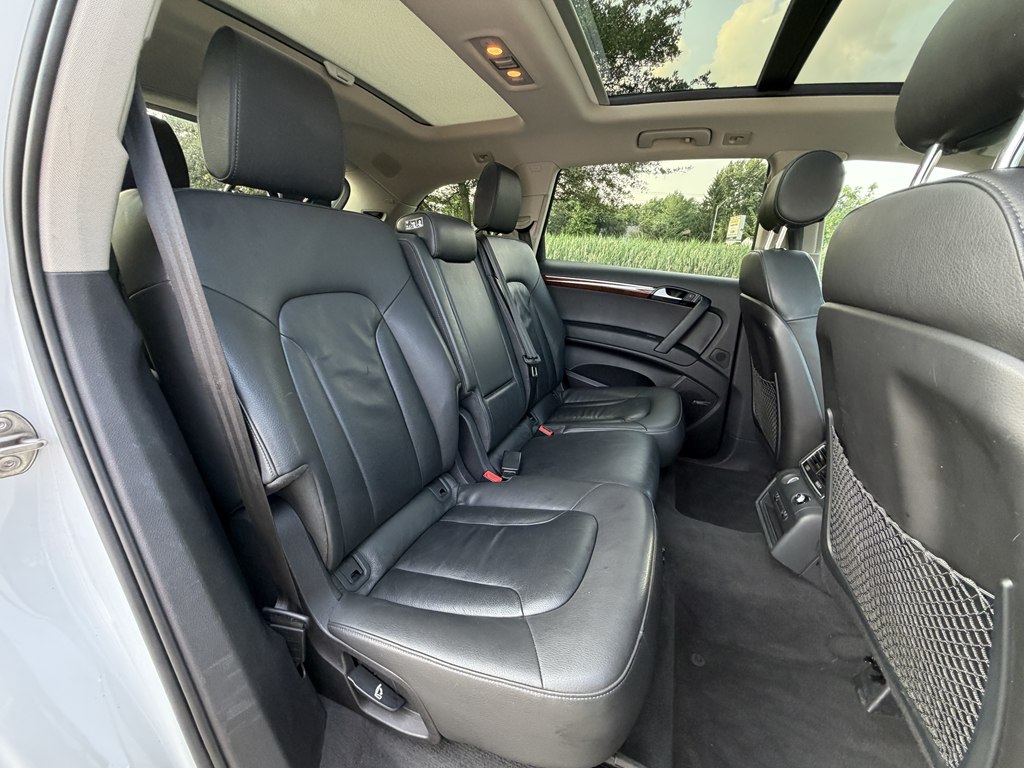 Photo 27 of this AUDI Q7
