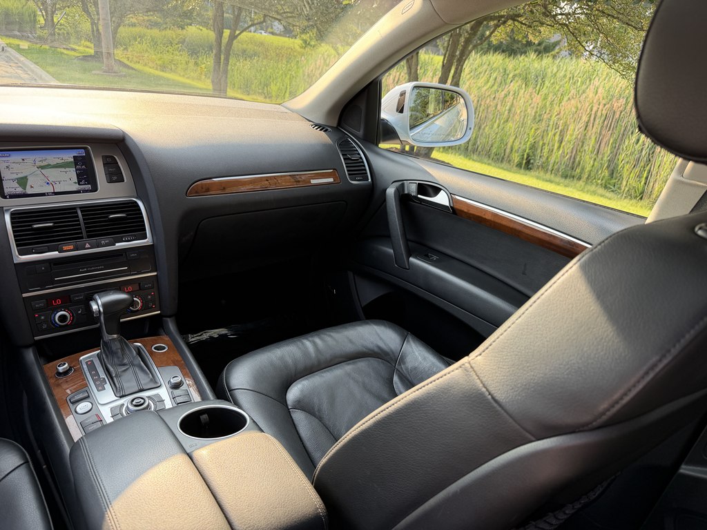 Photo 24 of this AUDI Q7