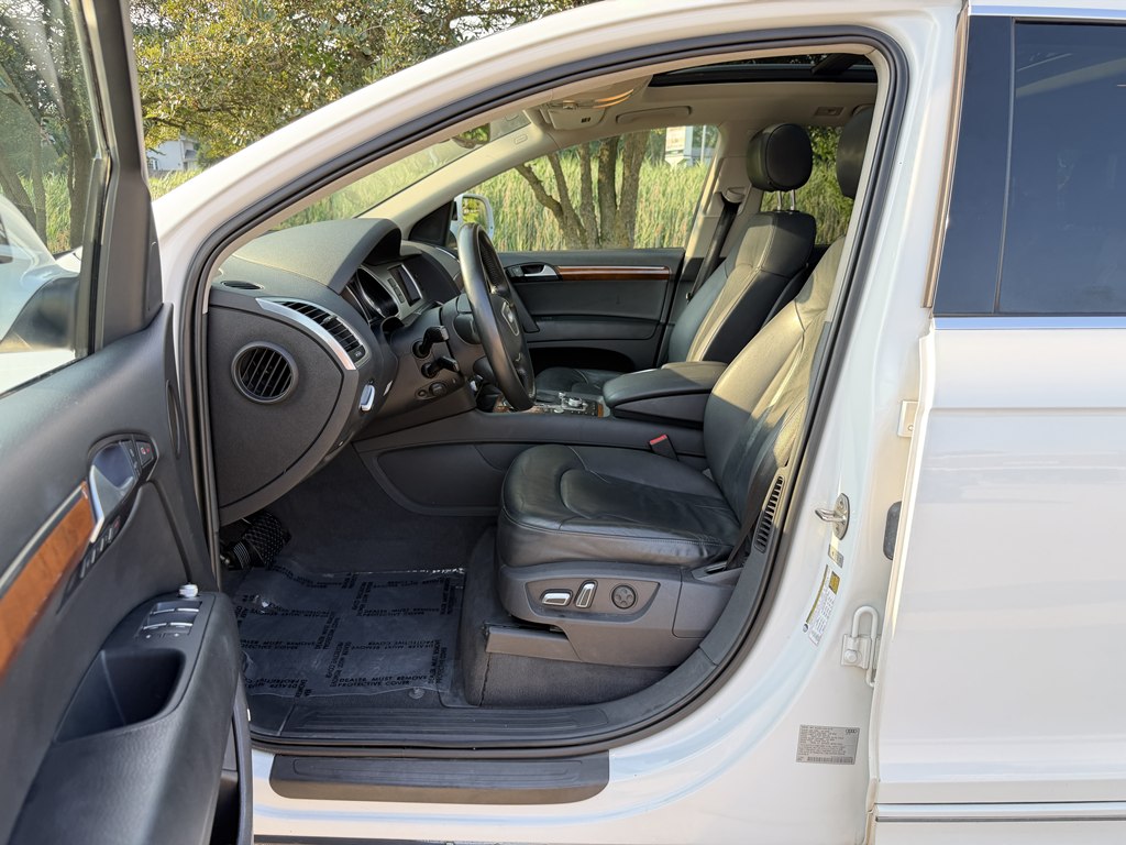 Photo 37 of this AUDI Q7
