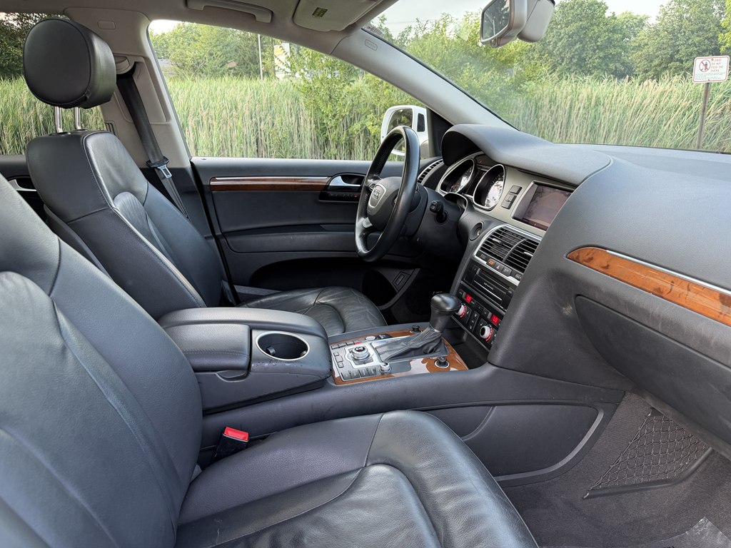 Photo 25 of this AUDI Q7