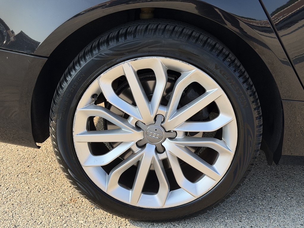 Photo 17 of this AUDI A6