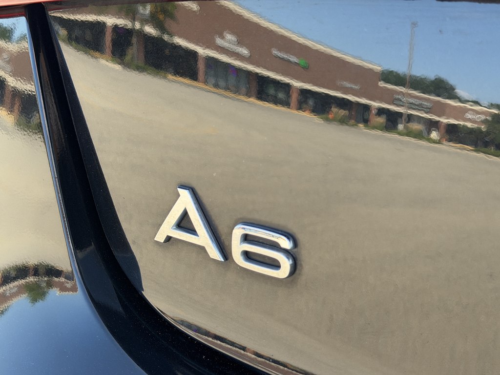 Photo 12 of this AUDI A6
