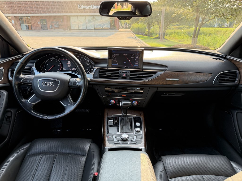 Photo 24 of this AUDI A6