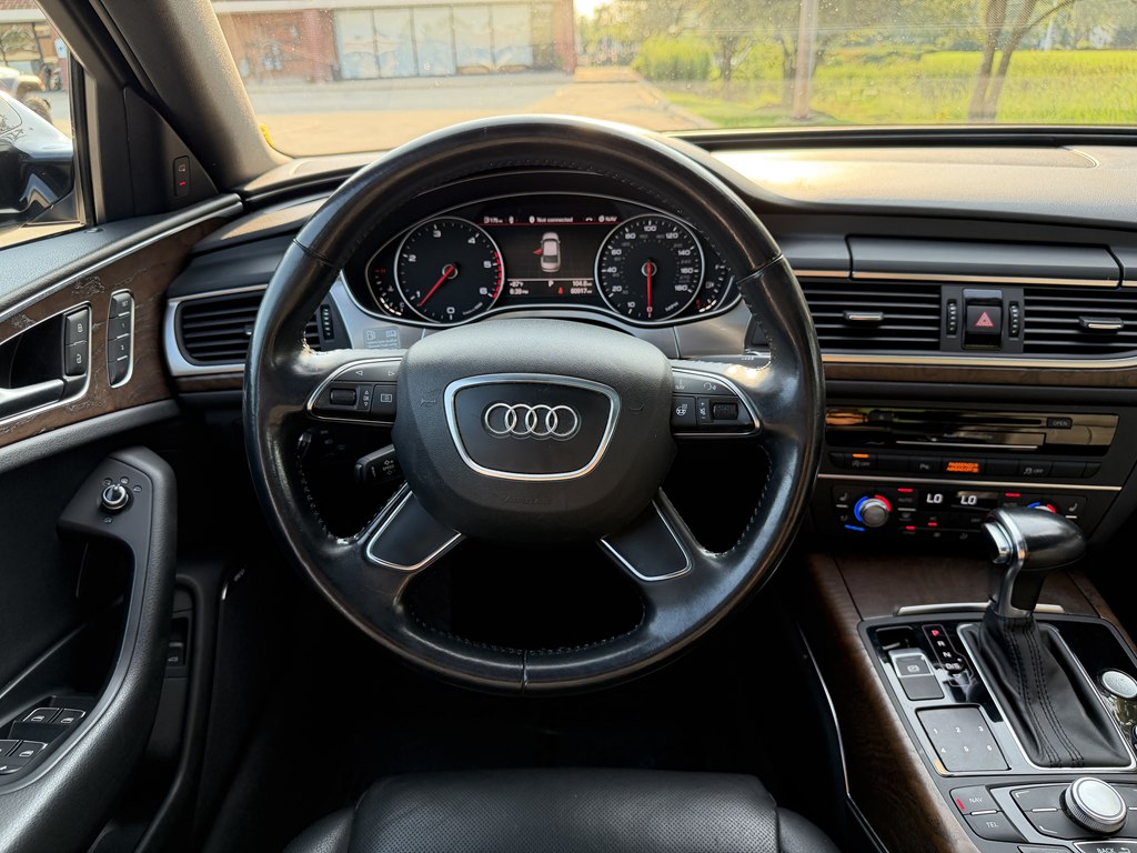 Photo 25 of this AUDI A6