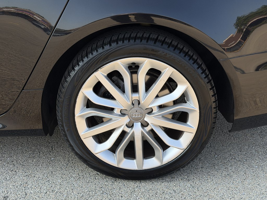 Photo 18 of this AUDI A6