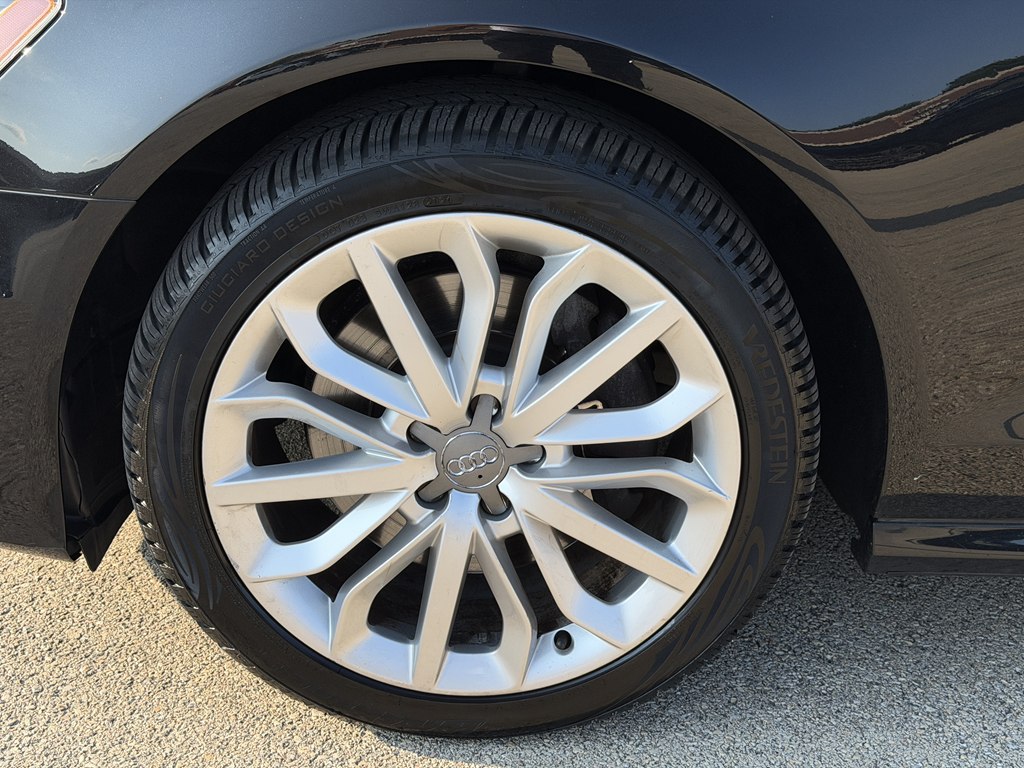 Photo 19 of this AUDI A6