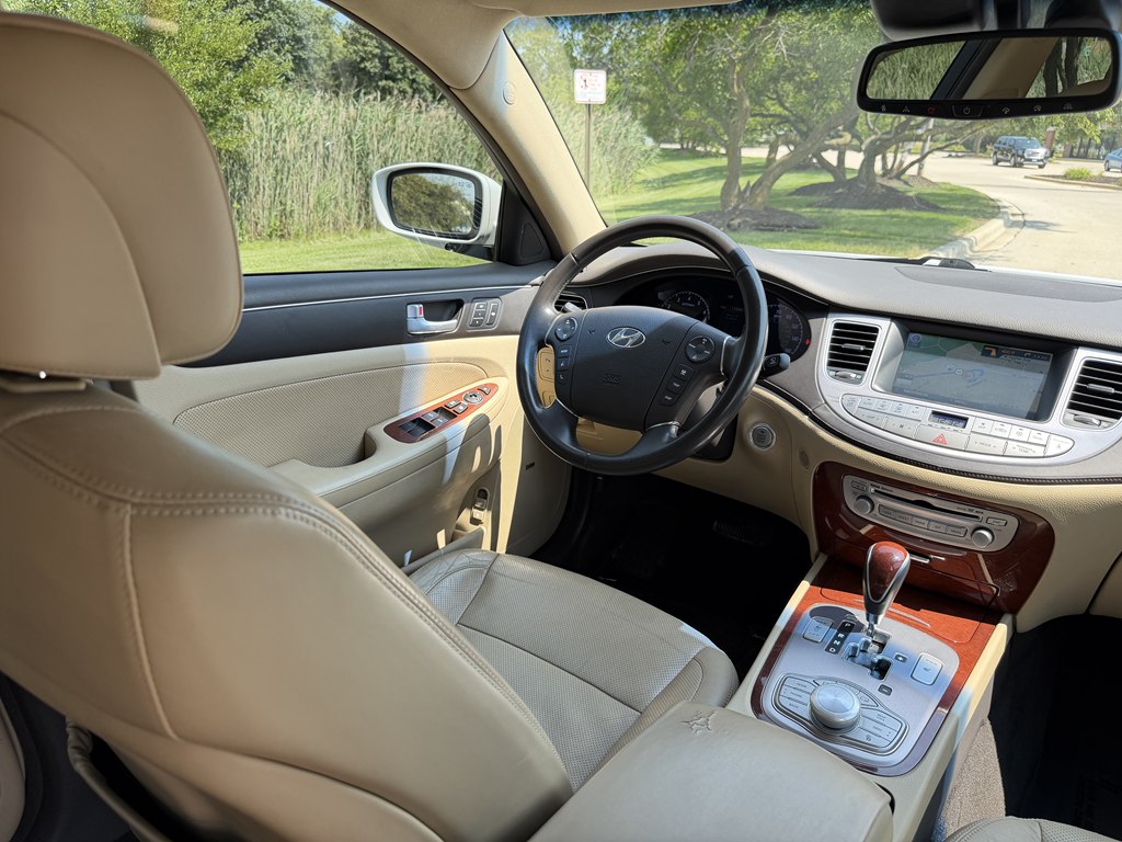 Photo 25 of this HYUNDAI GENESIS
