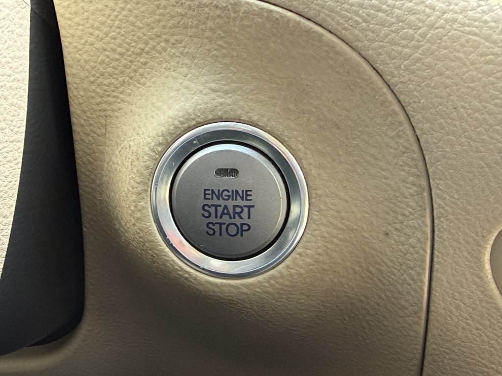Photo 50 of this HYUNDAI GENESIS
