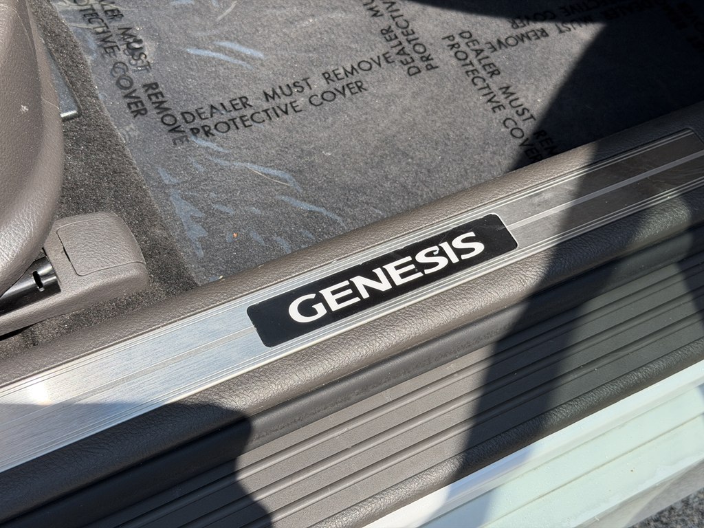 Photo 54 of this HYUNDAI GENESIS