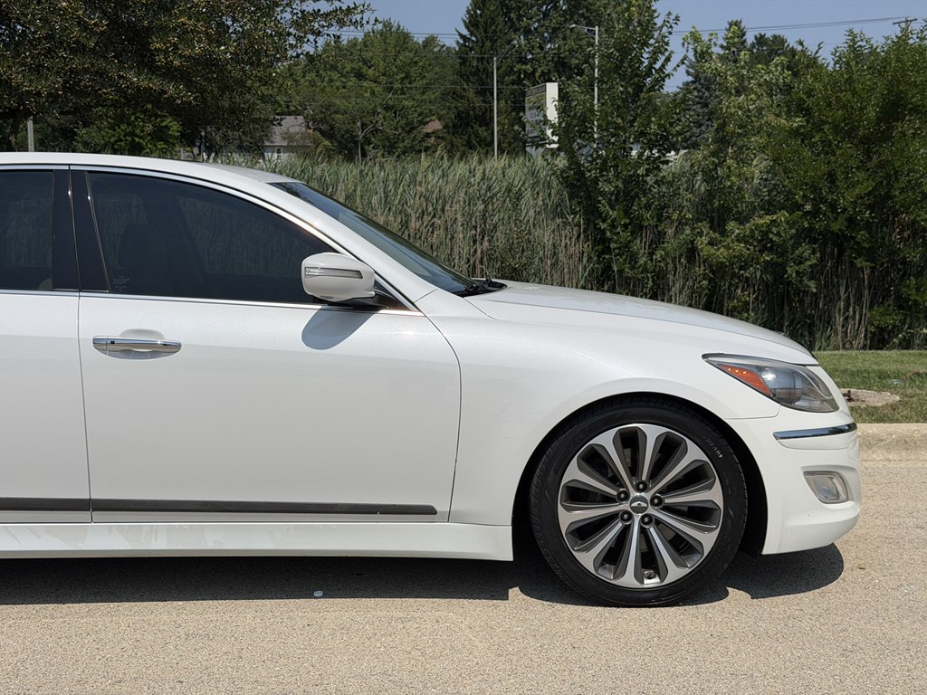 Photo 6 of this HYUNDAI GENESIS