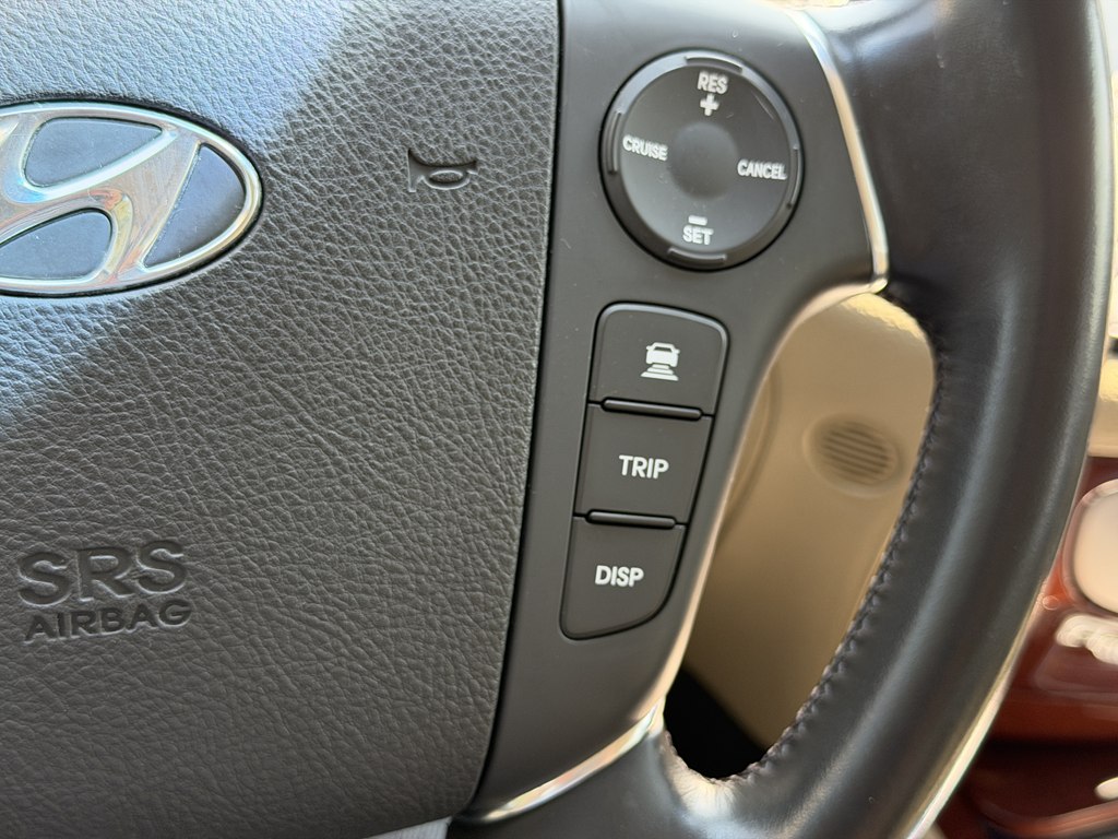 Photo 38 of this HYUNDAI GENESIS