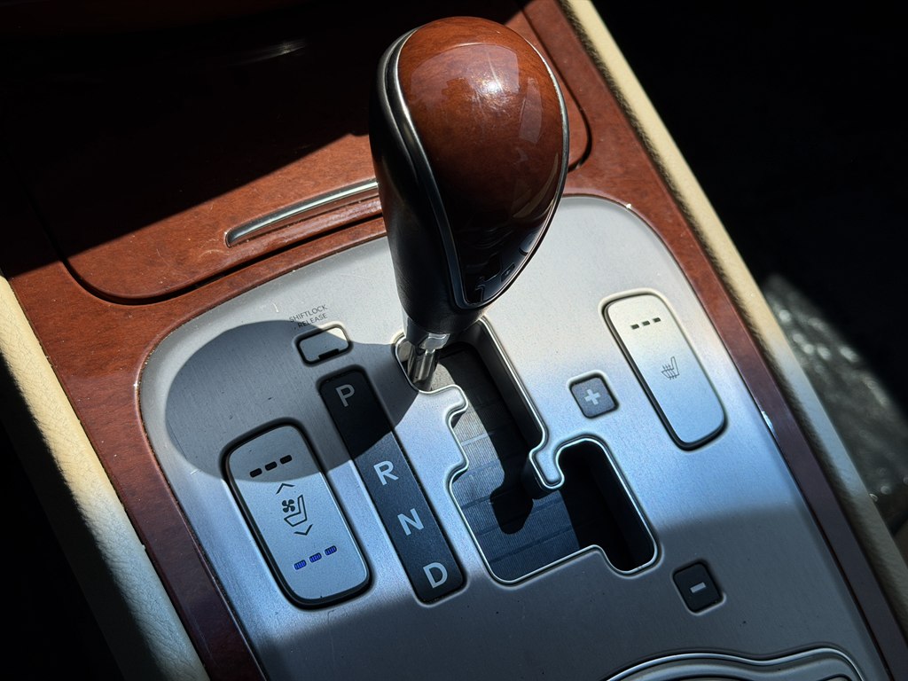 Photo 48 of this HYUNDAI GENESIS