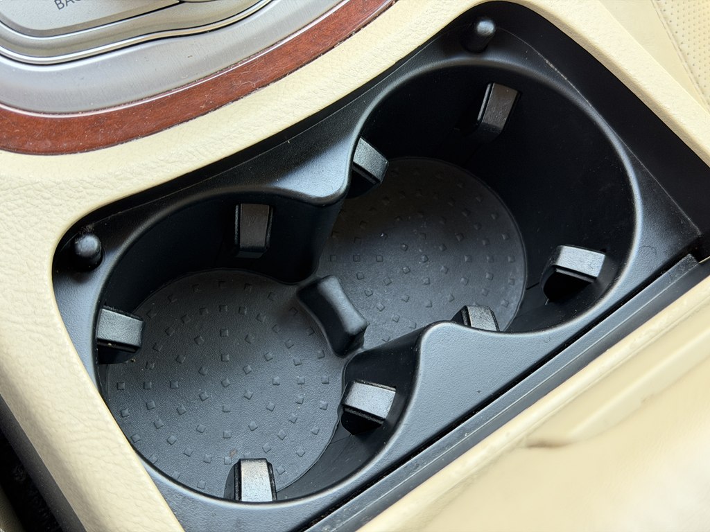 Photo 49 of this HYUNDAI GENESIS