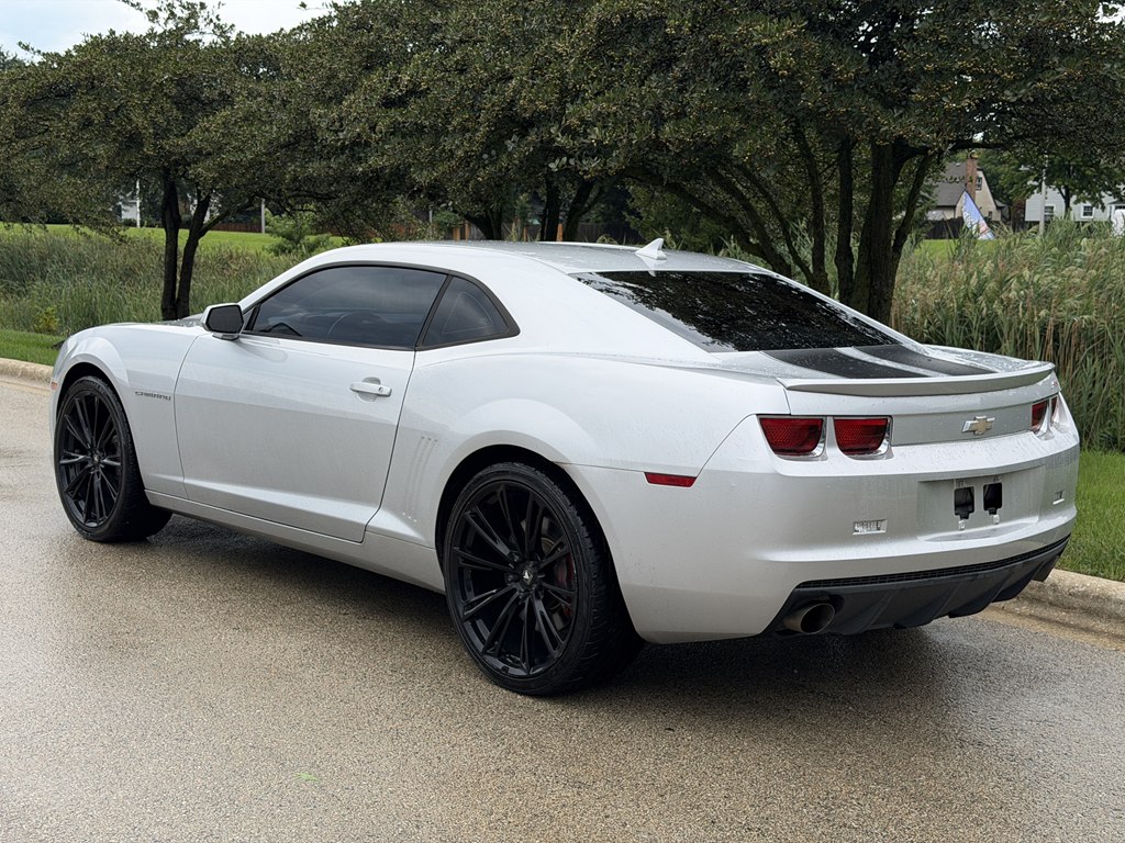 Photo 4 of this CHEVROLET CAMARO