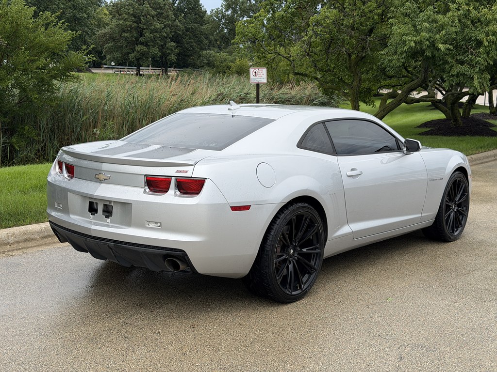 Photo 2 of this CHEVROLET CAMARO