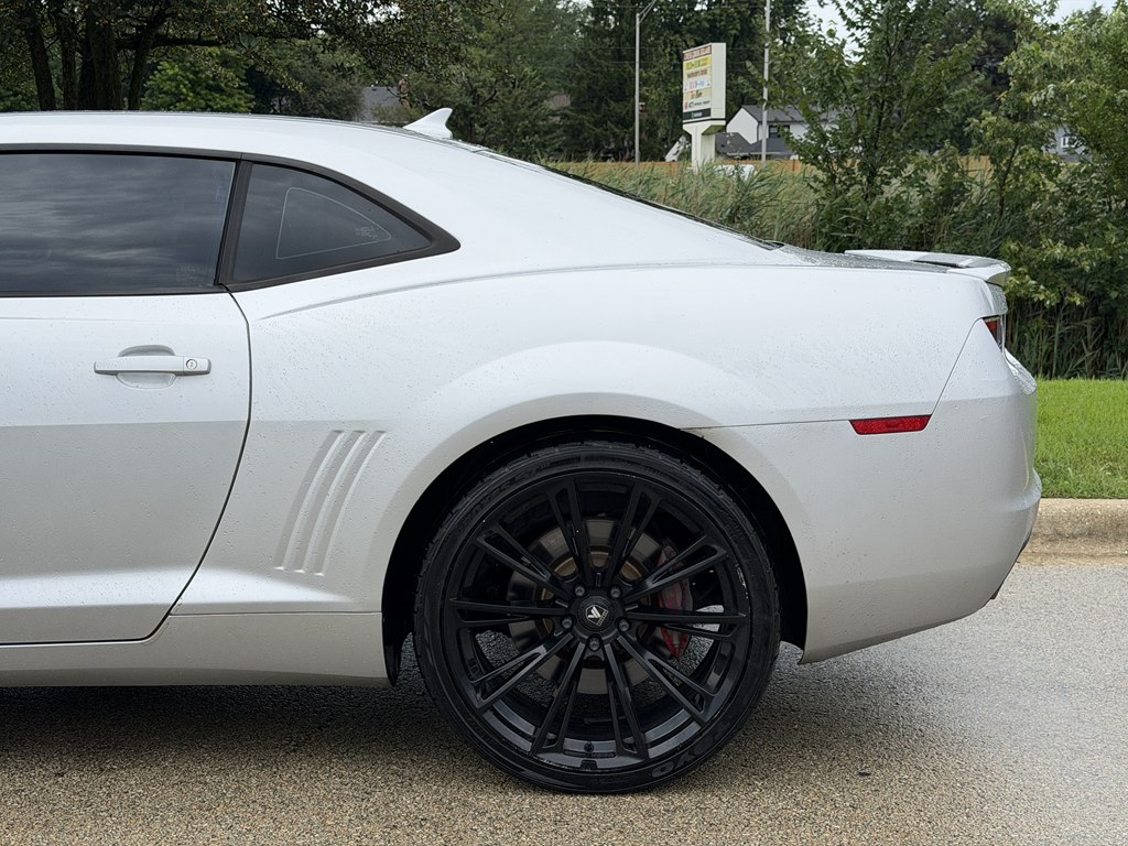 Photo 10 of this CHEVROLET CAMARO