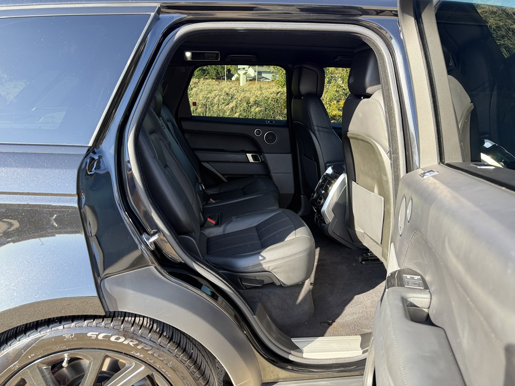 Photo 38 of this LAND ROVER RANGE ROVER SPO