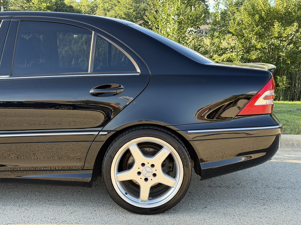 Photo 10 of this MERCEDES-BENZ C-CLASS