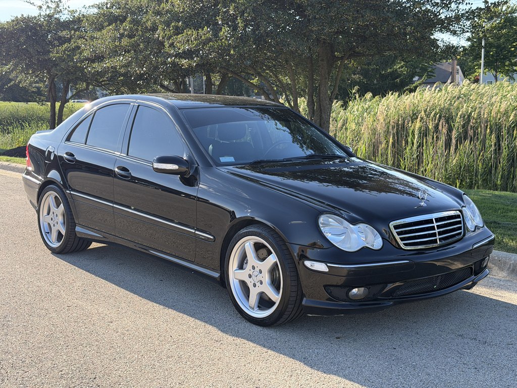 Photo 3 of this MERCEDES-BENZ C-CLASS