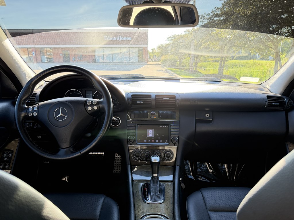 Photo 25 of this MERCEDES-BENZ C-CLASS