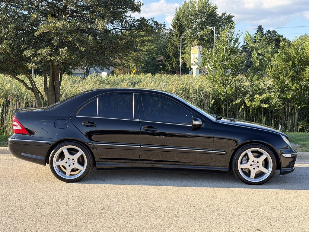 Photo 5 of this MERCEDES-BENZ C-CLASS
