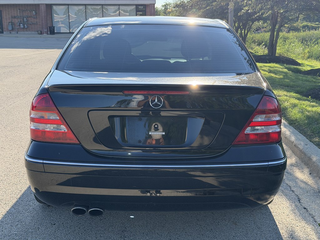 Photo 11 of this MERCEDES-BENZ C-CLASS