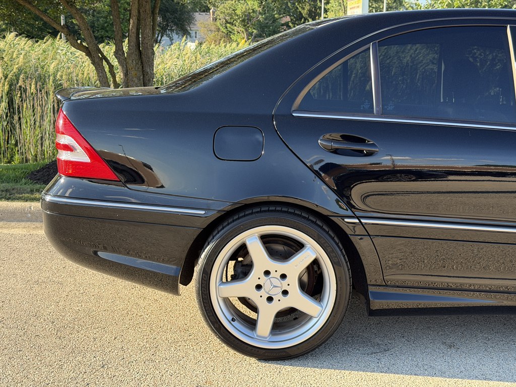 Photo 6 of this MERCEDES-BENZ C-CLASS