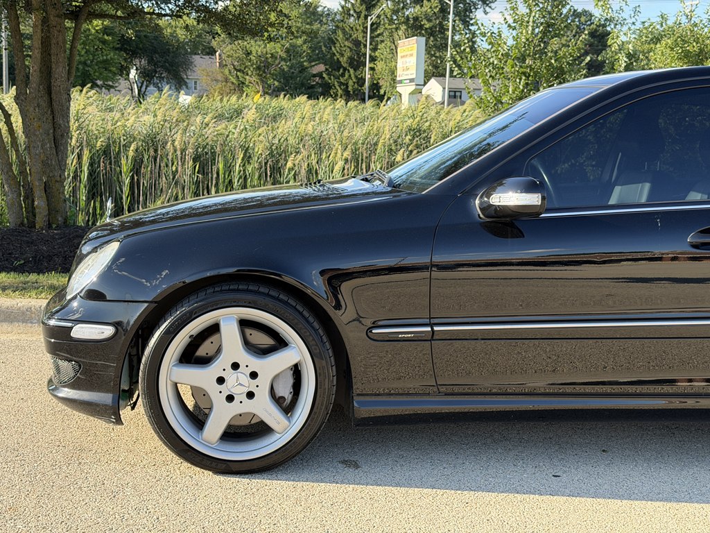 Photo 9 of this MERCEDES-BENZ C-CLASS