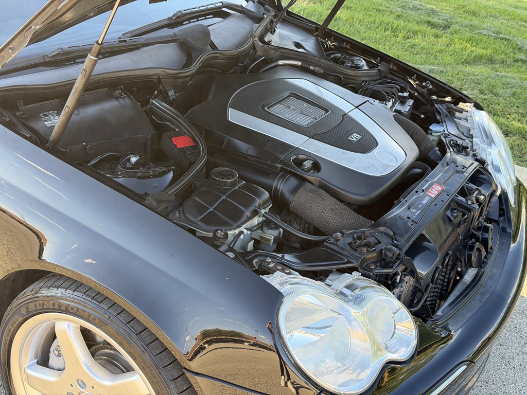 Photo 19 of this MERCEDES-BENZ C-CLASS
