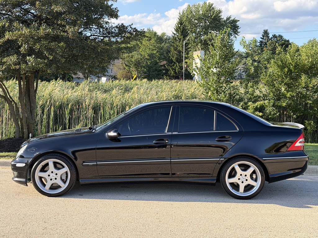 Photo 8 of this MERCEDES-BENZ C-CLASS